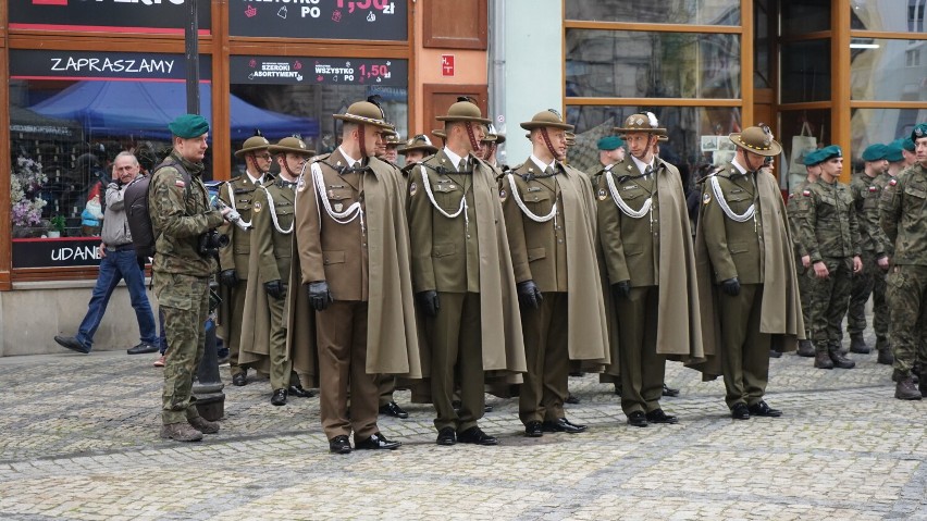 Kłodzko: powiatowe i miejskie obchody Święta Konstytucji...