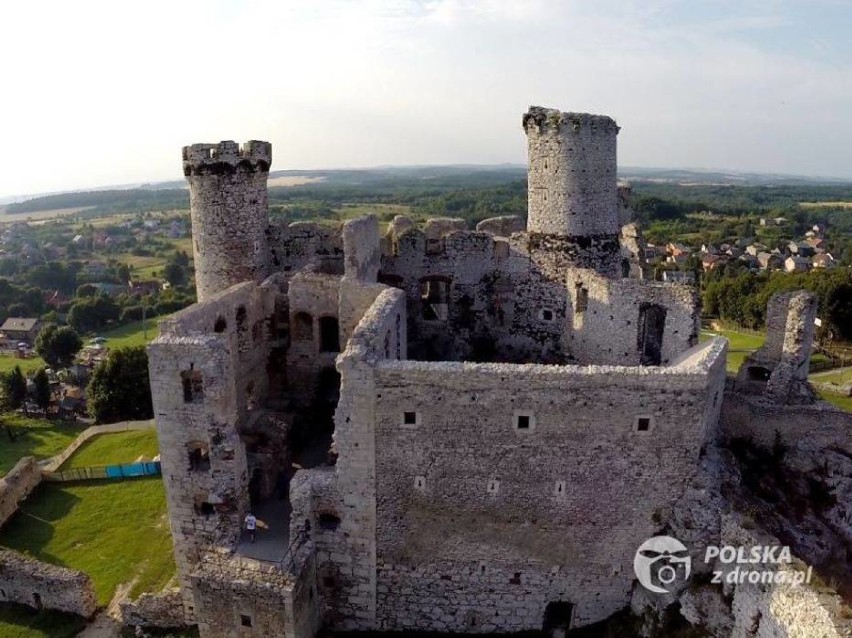 Podzamcze 19.09. (sobota)
12.00 muzyczne powitanie gości –...