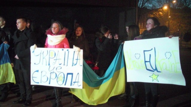 Bydgoski wiec popacia dla protestujących na Majdanie.