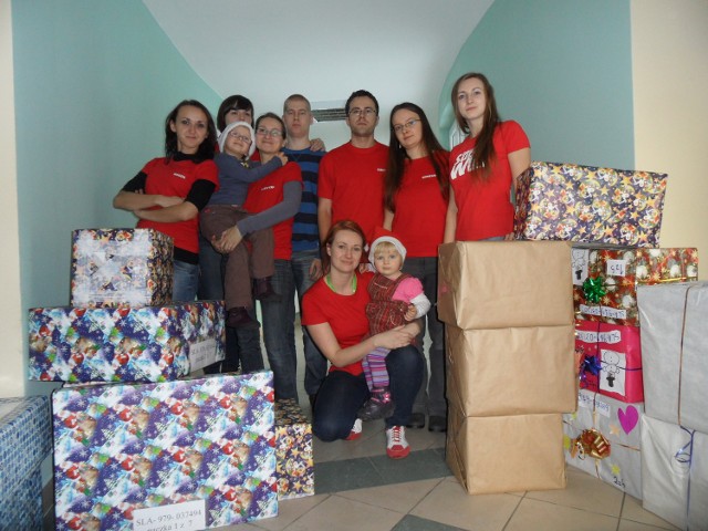 Wolontariusze Szlachetnej Paczki rozwieźli ok. 400 paczek dla 41 rodzin z Mysłowic.