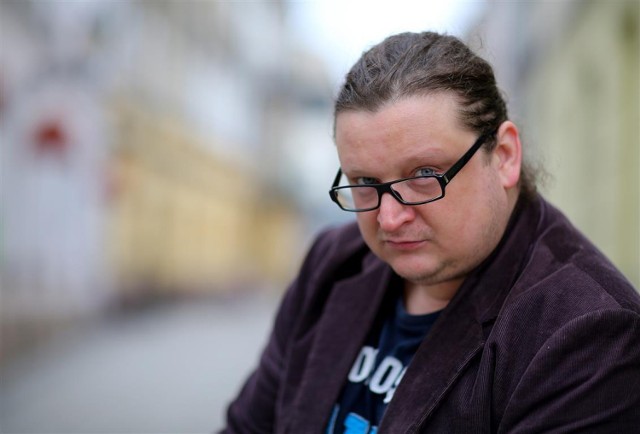 Reżyserem, autorem i producentem filmu "Piotrków Wielokulturowy" jest Tomasz Skibicki