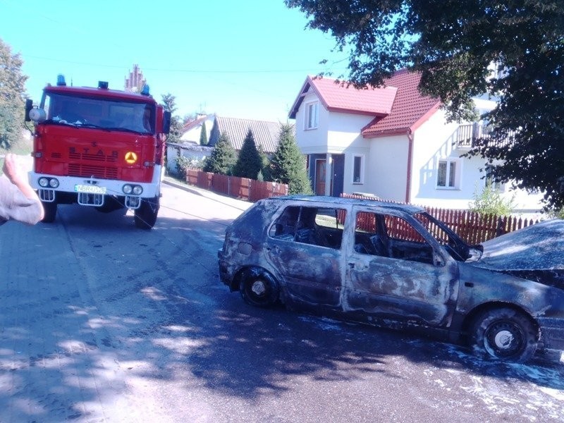 Spłonął Volkswagen Golf - powiat braniewski