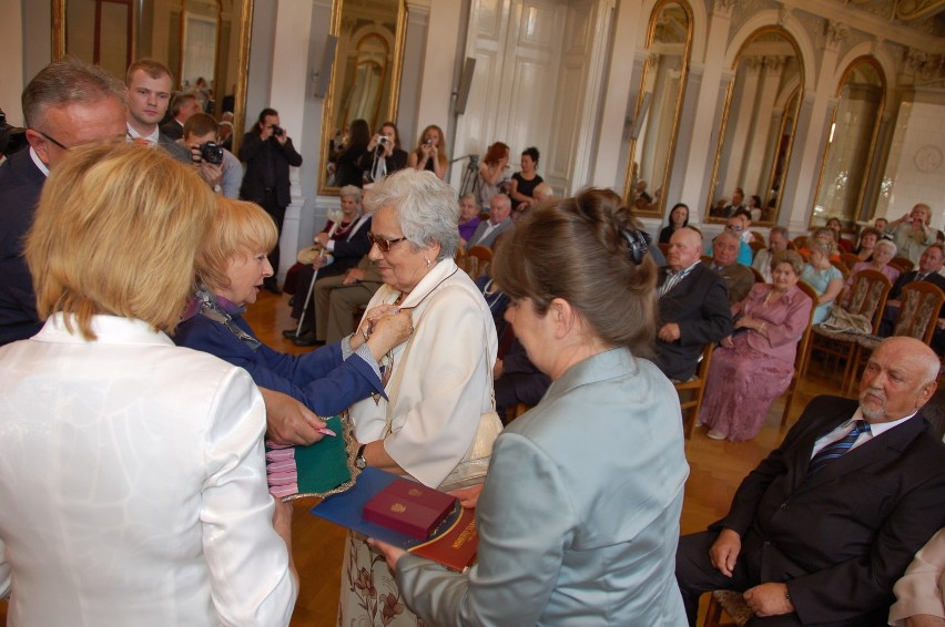 Prezydent Tarnowa wręczył medale za długoletnie pożycie małżeńskie