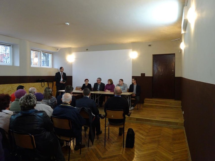 Rada Dzielnicy Kazimierz: setka mieszkańców na spotkaniu w domu kultury [ZDJĘCIA]