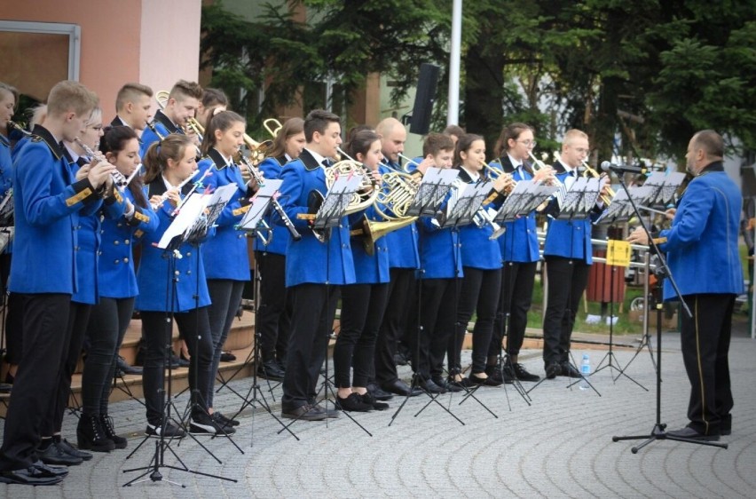 Koncert Walentynkowy MDK Lubliniec. Wystąpi Miejska...