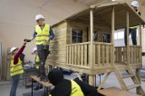 WOŚP 2022. Studenci Politechniki przyłączyli się do pomocy i zbudowali drewniany domek - można go wylicytować! 