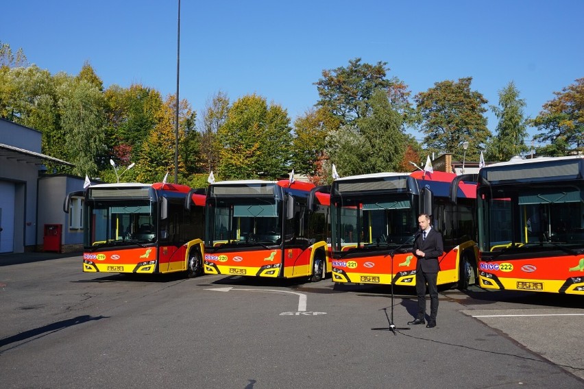 Zaprezentowano nowe autobusy w bielskim MZK