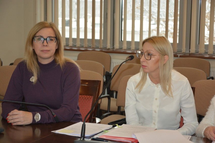 Radni powiatowi w Radomsku: karetka pojedzie na Ukrainę