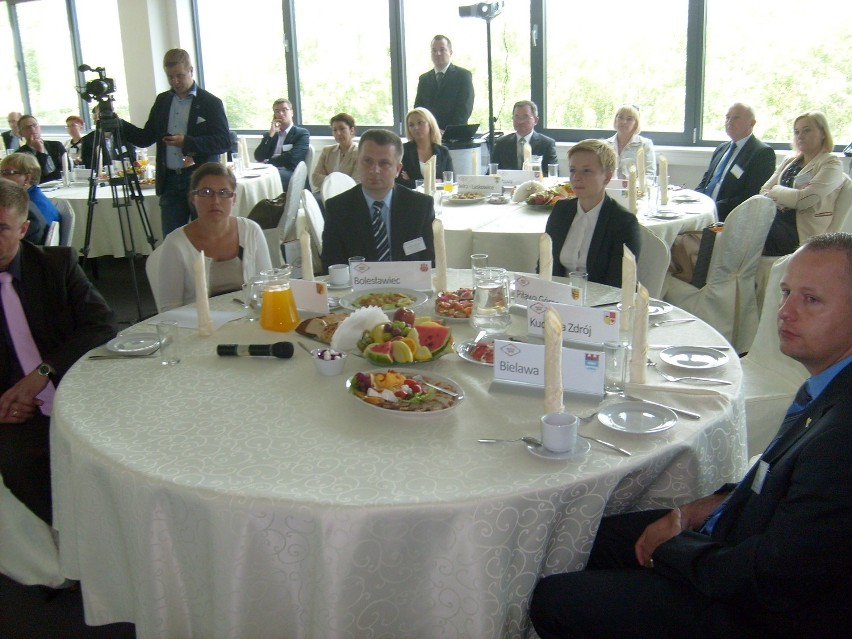 Wałbrzych: Śniadanie biznesowe w Wałbrzyskiej Specjalnej Strefie Ekonomicznej Invest-Park