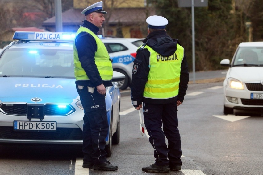 Kraśnik. Droga wojewódzka nr 833 oficjalnie otwarta. Trasa ma ponad 8,5 km. ,,Oddanie tej drogi jest wisienką na trocie''