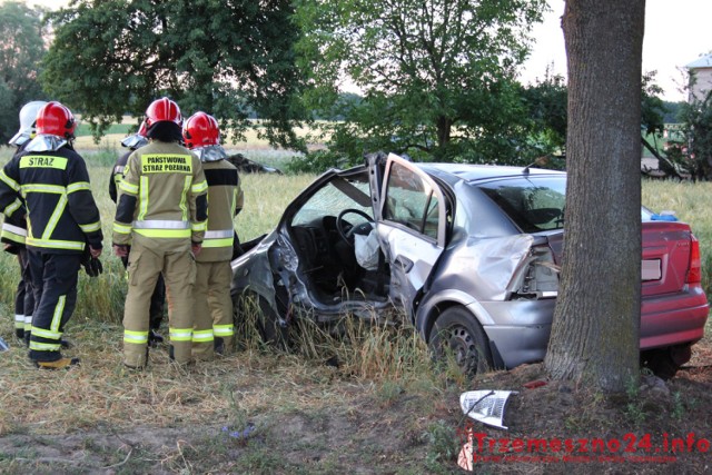 Jedna osoba nie żyje po wypadku w Kruchowie. Druga walczy o życie