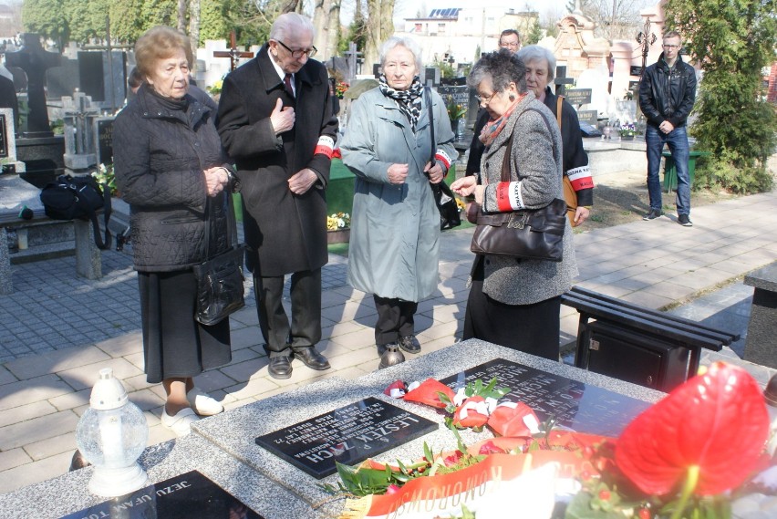 W piątą rocznicę katastrofy smoleńskiej uczczono pamięć...