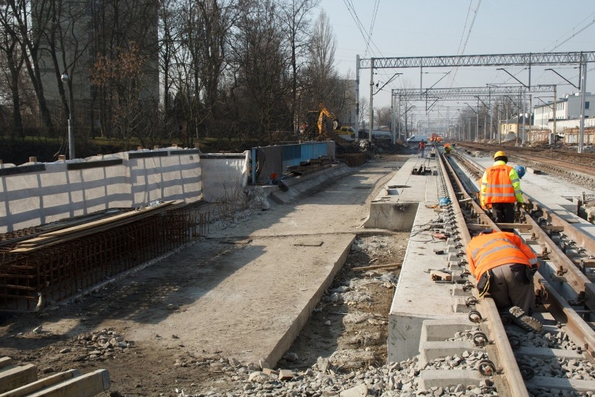 Remont torów Lublin - Warszawa cały czas trwa. Mamy dużo zdjęć. Zobacz!