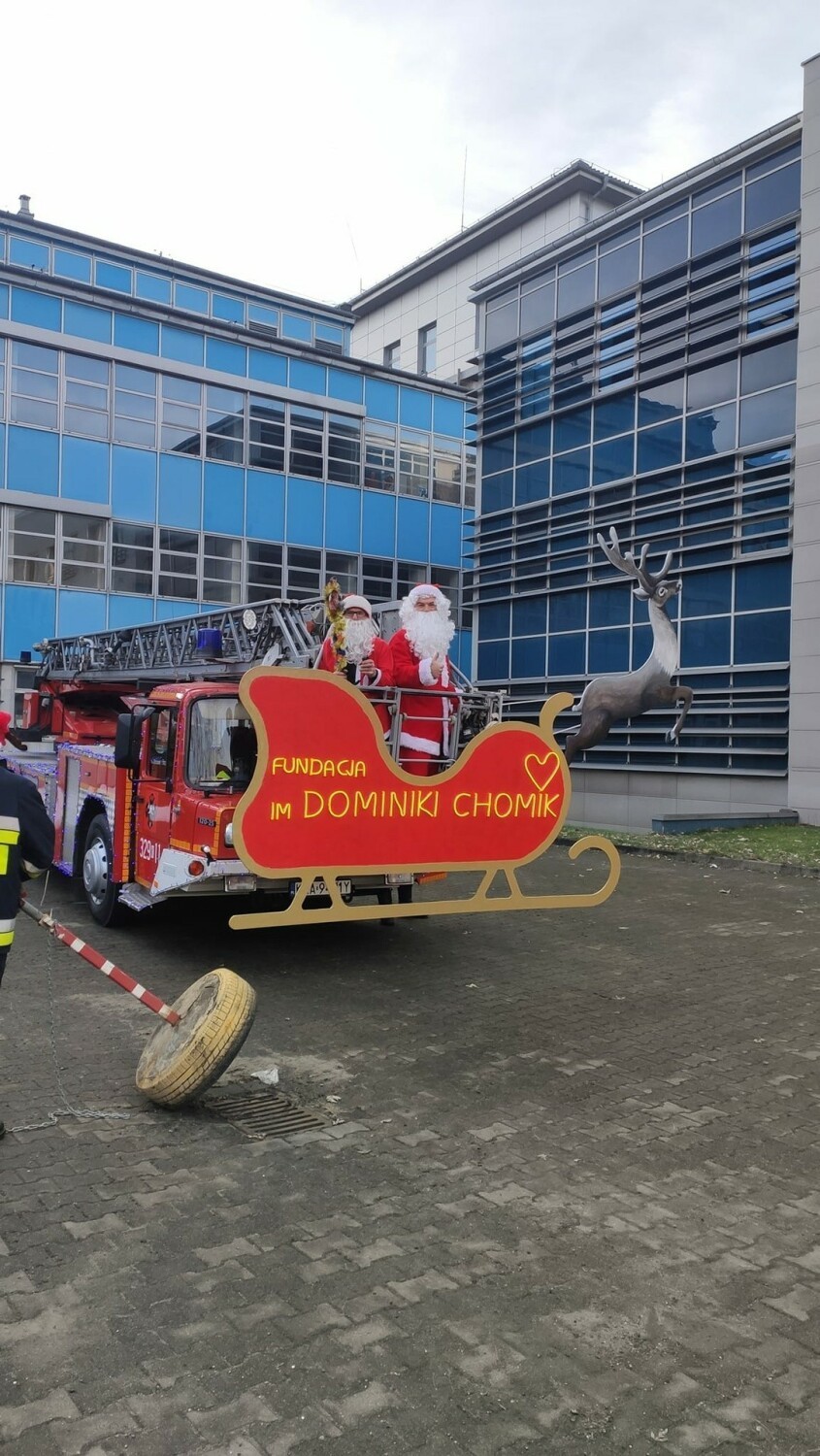Chrzanowscy strażacy w roli świętych Mikołajów. Zrobili...