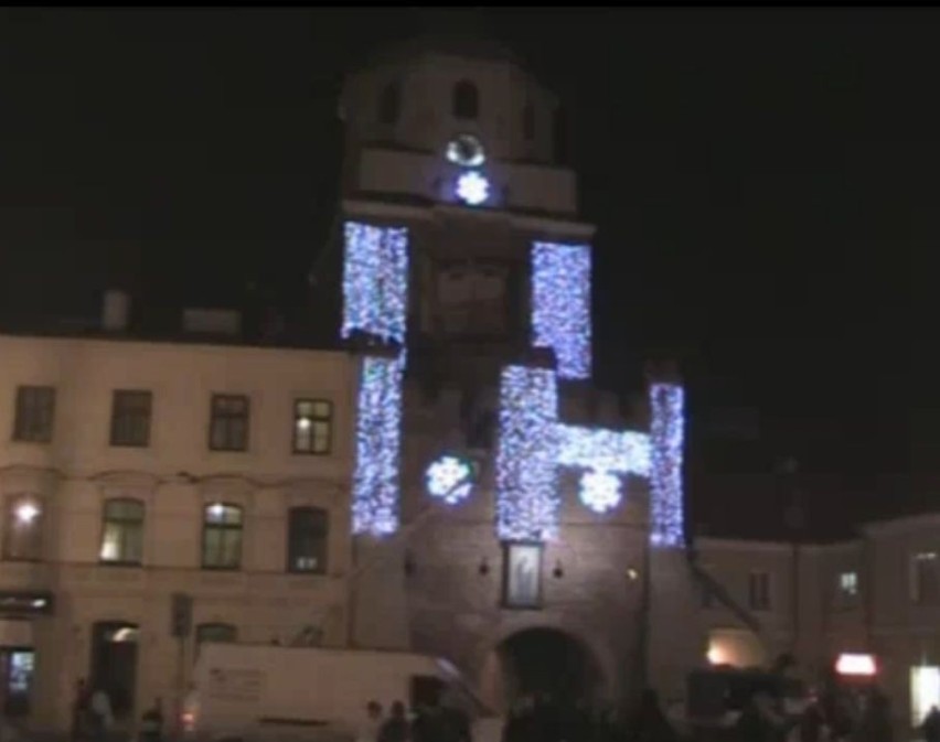 Lublin: na Bramie Krakowskiej zawisła kurtyna świetlna