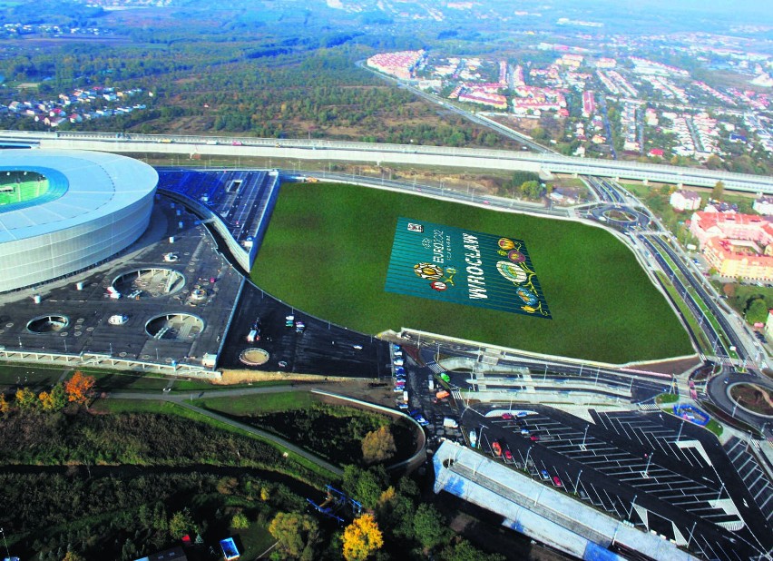 Wrocław: Wiemy czym zasłonią dziurę przy stadionie (WIZUALIZACJA)