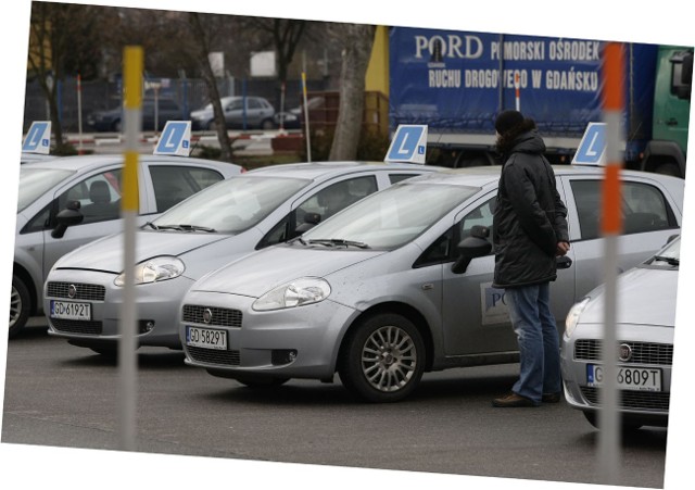 Egzamin z jazdy to  duży stres. Pogłębia go jeszcze długie czekanie