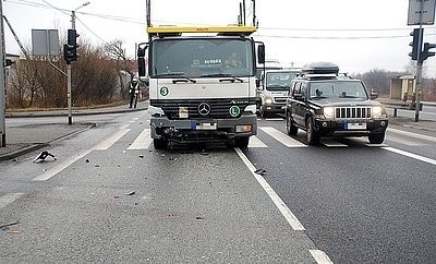 Wypadek na DK1 w Siedlcu Dużym. Trzy osoby ranne [ZDJĘCIA]