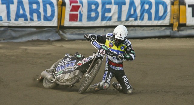 Adrian Miedziński średnio dogaduje się w tym sezonie ze swoimi motocyklami. Zagubił się, wrócił do rozmów z psychologiem.