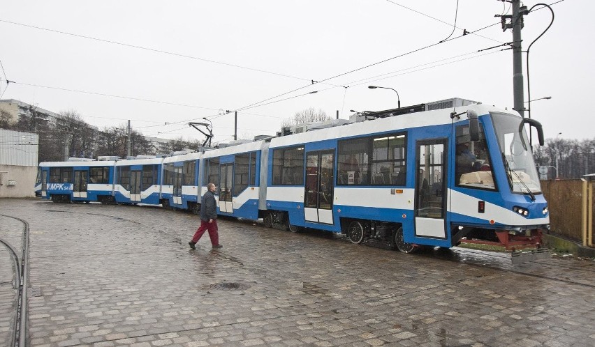 We Wrocławiu powstał najdłuższy tramwaj w Polsce (ZDJĘCIA, FILM)