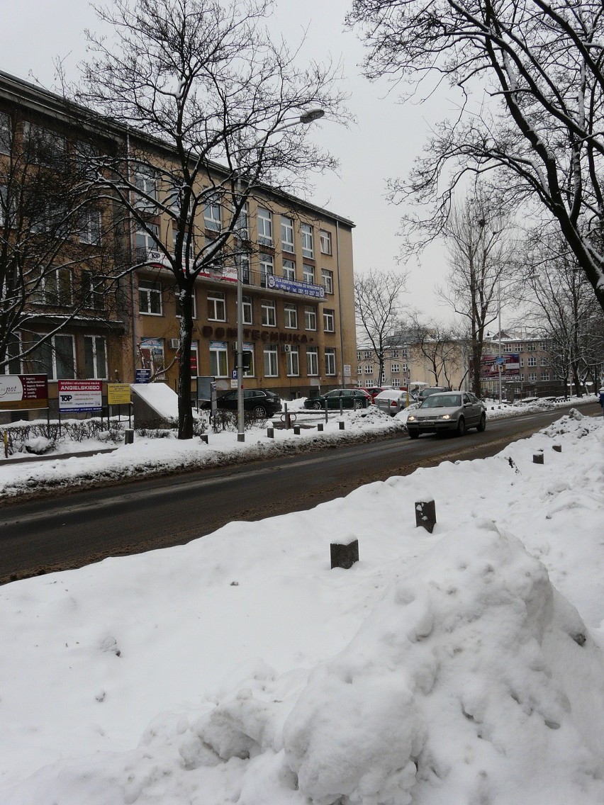 Zima w Lublinie: ślisko na drogach (relacja, zdjęcia)