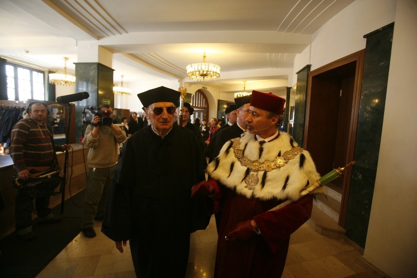 Sławomir Mrożek z doktoratem honoris causa Uniwersytetu...