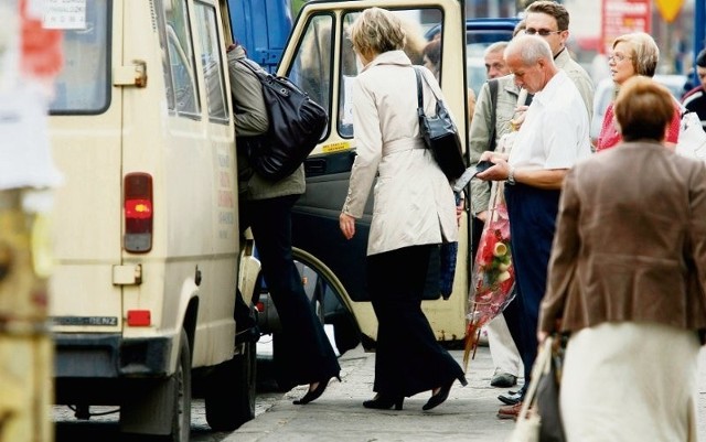 Pasażerowie tłumaczą, że często nie wiedzą, że jadą z nielegalnym przewoźnikiem