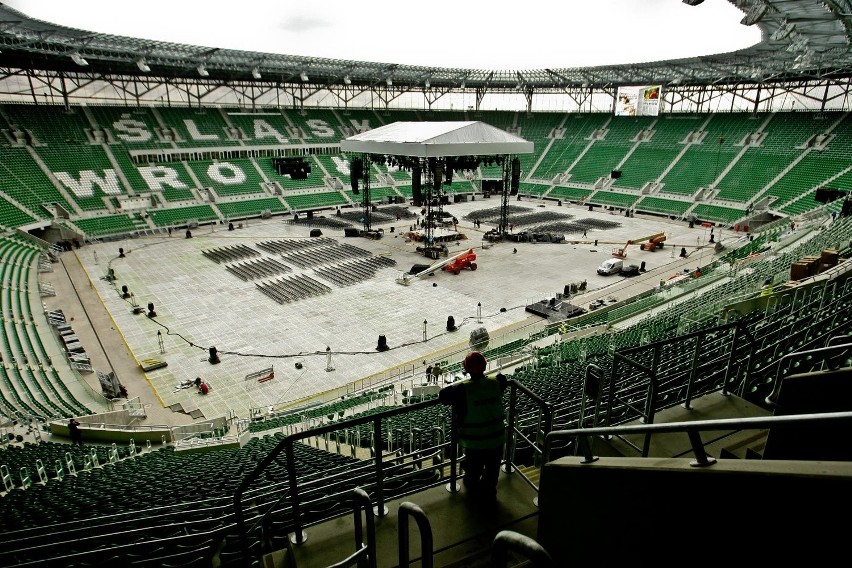 Wrocław: Na stadionie stoi już ring (ZDJĘCIA)