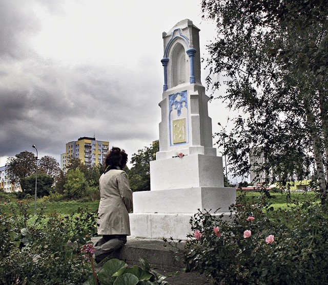 Z kapliczki na Widzewie znów zniknęły symbole religijne