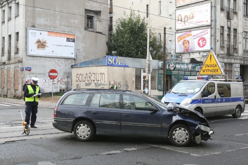 Łódź: piesza ranna w wypadku na Gdańskiej [ZDJĘCIA]