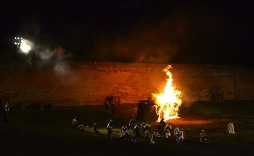 Oblężenie Malborka 2012 w deszczu...krytyki [ZDJĘCIA]