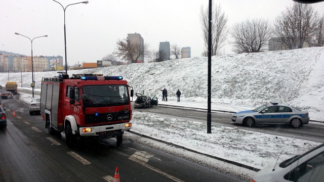 Zderzenie czterech aut na al. Witosa: Jedna osoba ranna