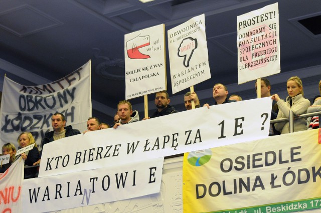 Protest na sesji Rady Miejskiej przeciw obwodnicy ul. Brzezińskiej