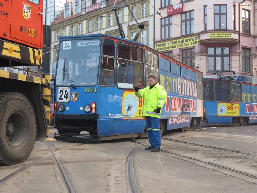 Wrocław: Wypadek tramwajów na Kazimierza Wielkiego (ZDJĘCIA)