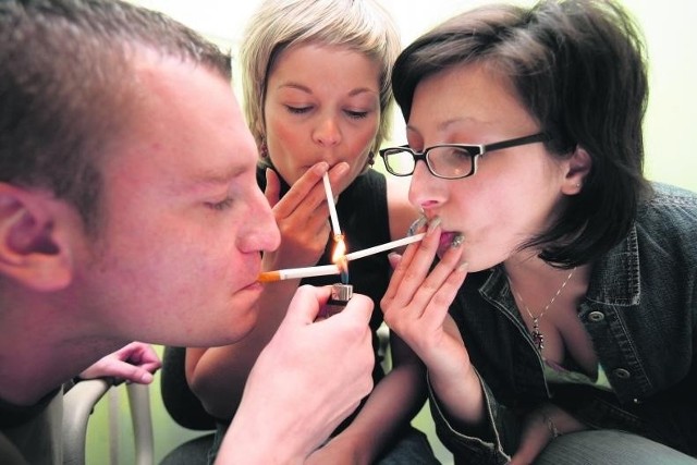 Palenie wśród innych palaczy będzie możliwe tylko w domu lub zamkniętych palarniach