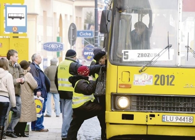 Spotkanie z kontrolerami MPK może drogo kosztować.