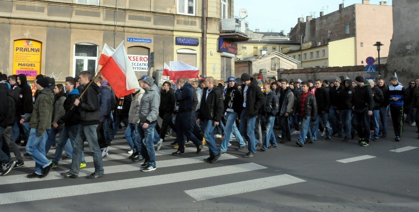 Marsz kibiców Motoru Lublin przeszedł przez miasto (WIDEO)