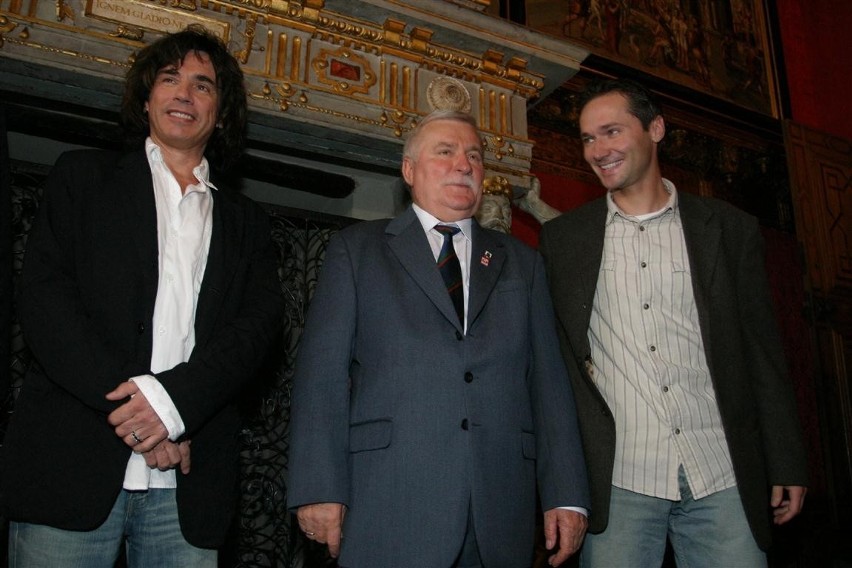 Lech i Jarosław Wałęsa oraz Jean Michel Jarre (2005 r.)