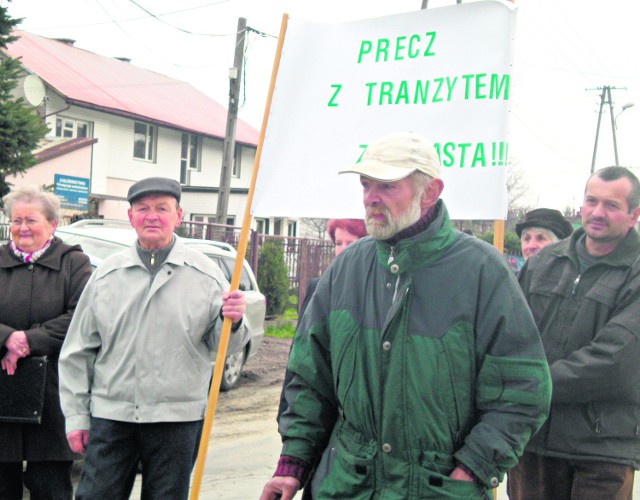 Jeszcze w kwietniu mieszkańcy ul. Leśnej protestowali przeciwko temu, aby zjazd prowadził obok ich domów. Dziś już godzą się, ale pod pewnymi warunkami