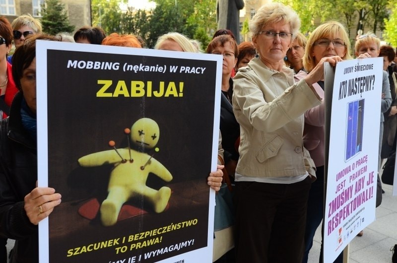 Protest pielęgniarek pod Urzędem Wojewódzkim w Poznaniu.