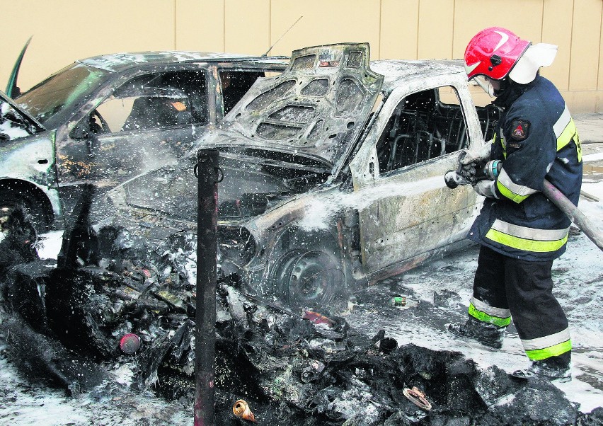 Kraków: płonęło pięć samochodów