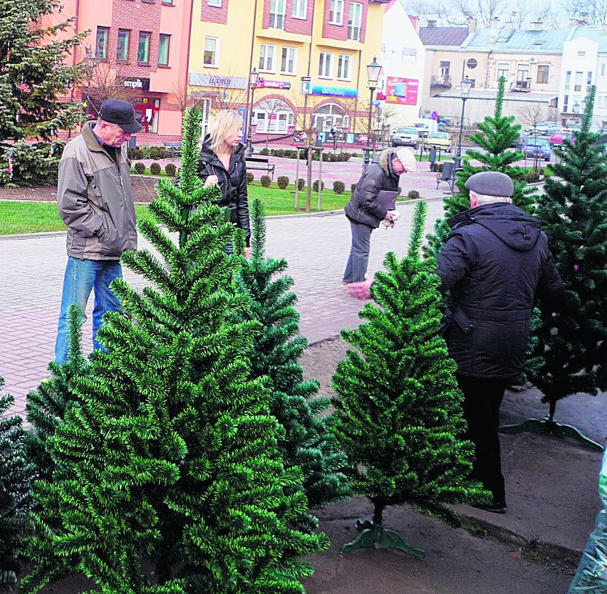 Na sztuczne choinki również są amatorzy.