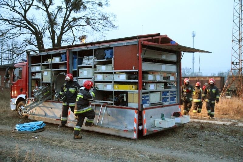 Żrąca substancja wyciekała z cysterny na stacji Wrocław - Gądów (ZDJĘCIA)