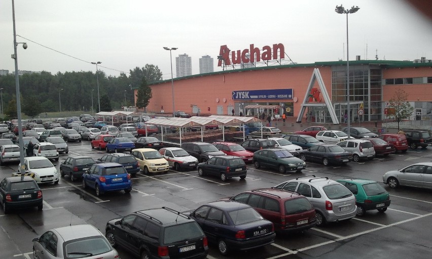 Parking przy Auchan w Katowicach