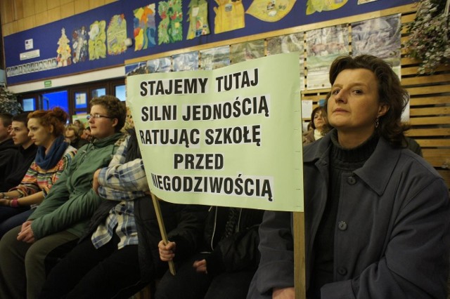 Trwa ogólnopolski protest w sprawie likwidacji szkół