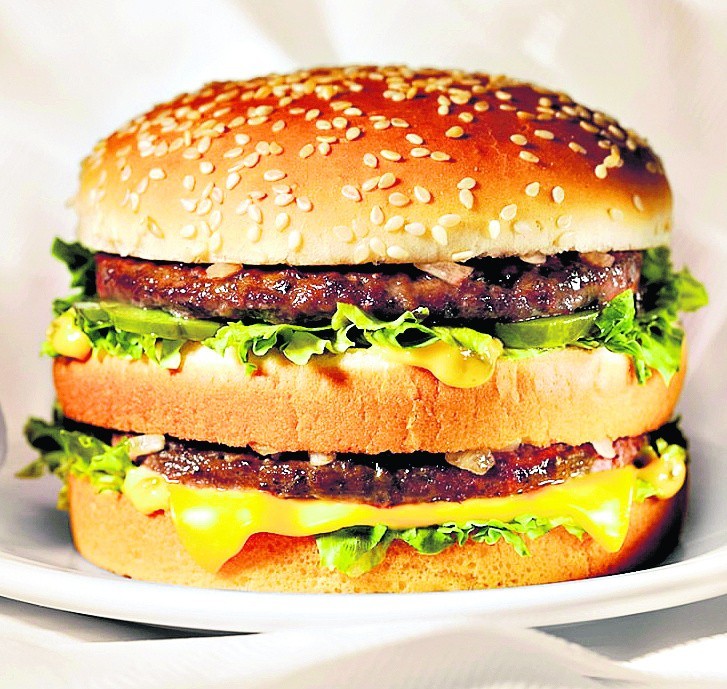 Big Mac (porcja): 495 kcal, 27 g białka, 40 g węglowodany, 8...