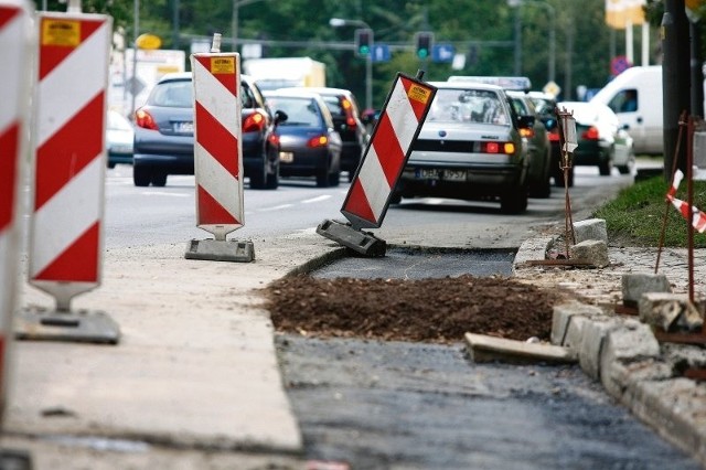 Wymiana asfaltu, bez remontu znajdującej się pod drogą instalacji, to wyrzucanie pieniędzy w błoto