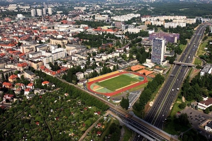 Katowice z lotu ptaka. Zobacz Nikiszowiec, Dolinę Trzech Stawów i centrum [ZDJĘCIA]