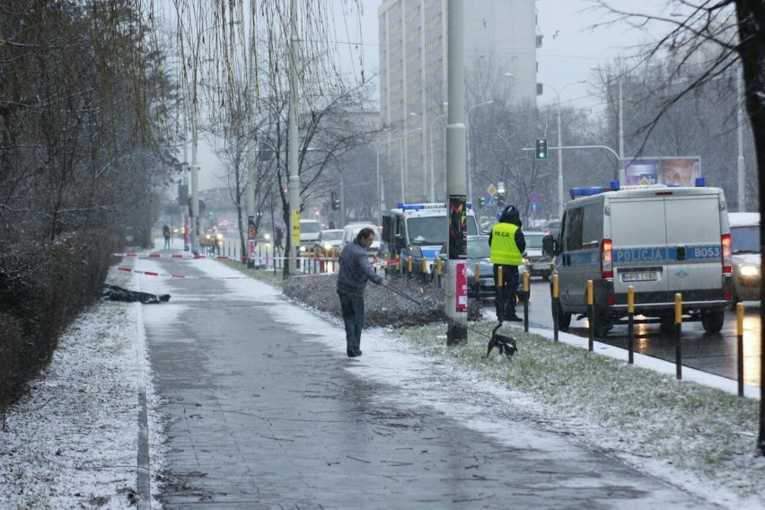 Znaleziono ciało mężczyzny przy Grabiszyńskiej. Nie wiadomo jak zginął