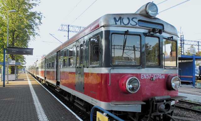 Pociągi pasażerskie jadą po nowych torach na Sądecczyznę o kilkanaście minut dłużej